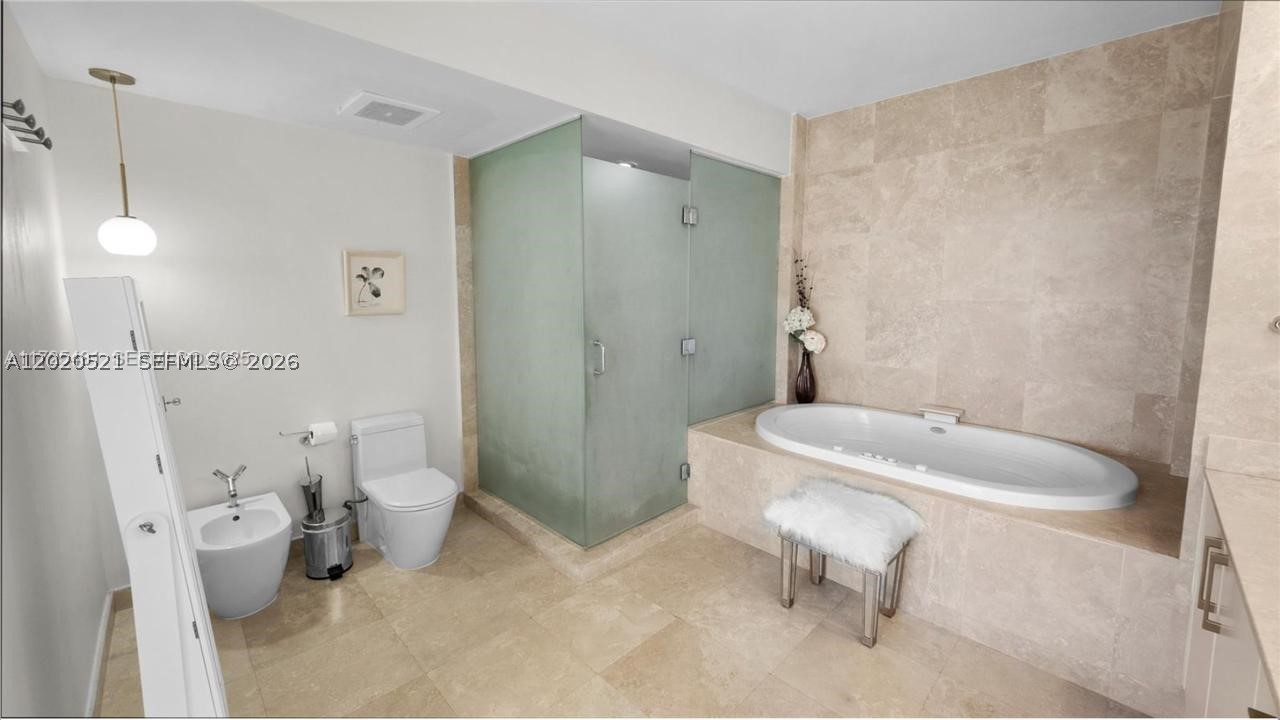 450 Alton Rd #2810, Miami Beach FL 33139