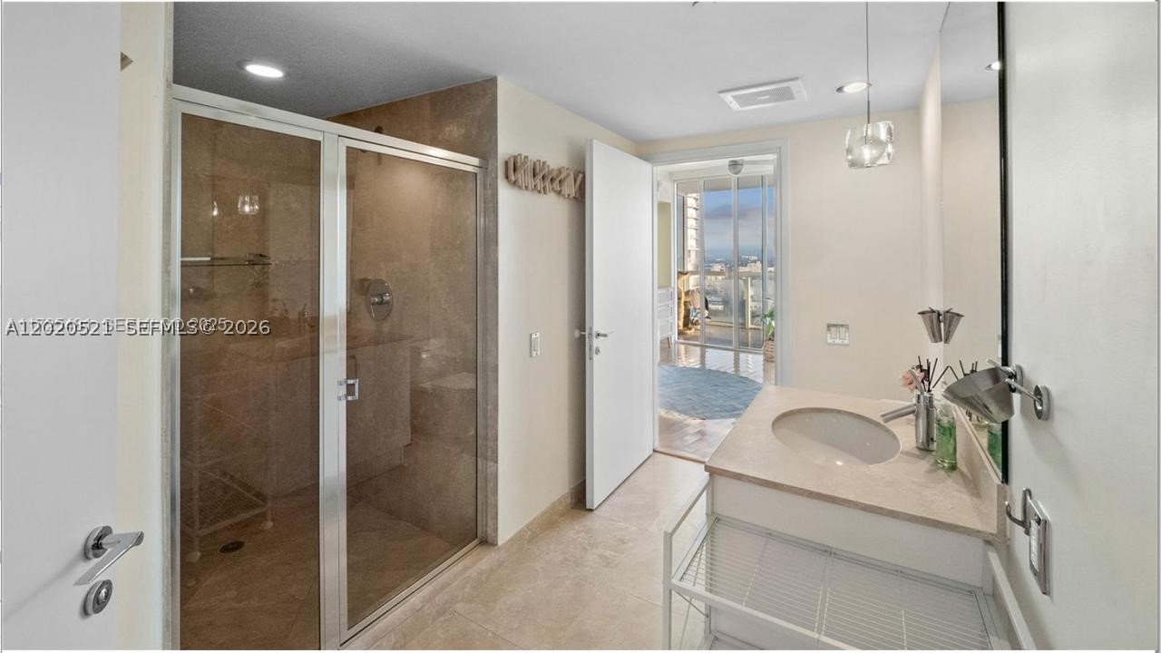 450 Alton Rd #2810, Miami Beach FL 33139