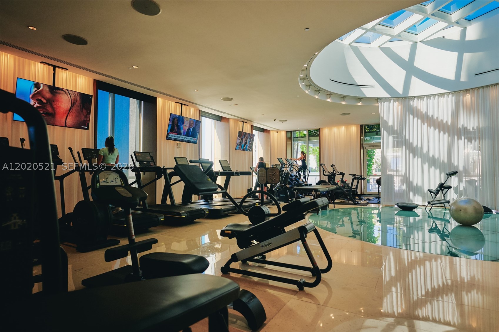 450 Alton Rd #2810, Miami Beach FL 33139