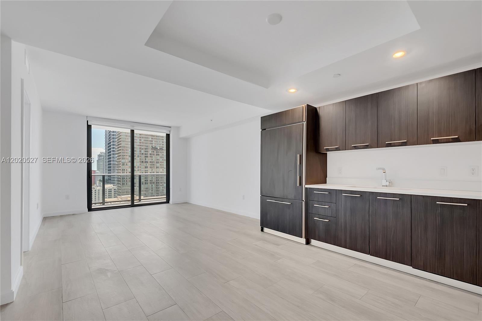 45 SW 9th St #2105, Miami FL 33130