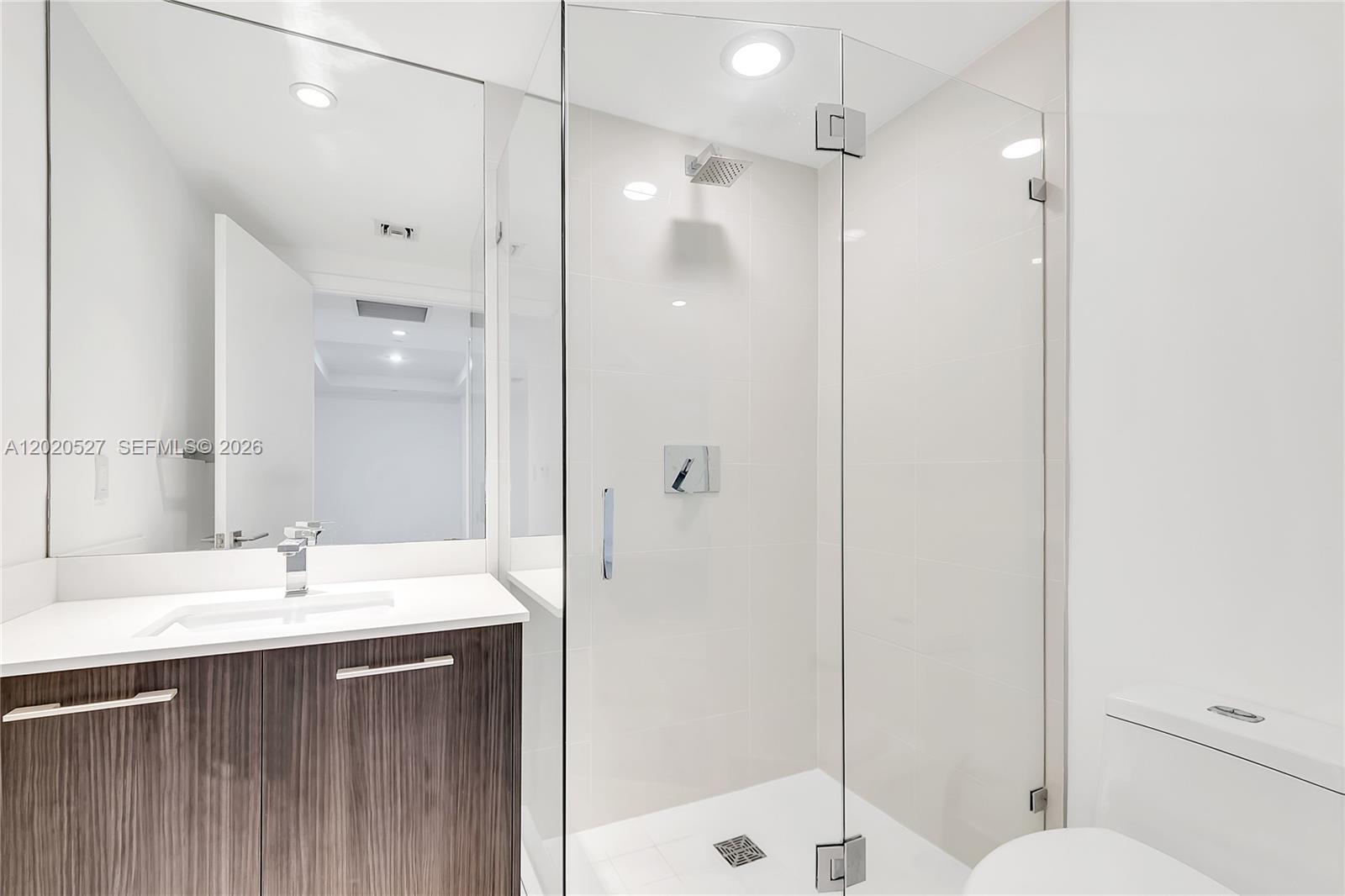 45 SW 9th St #2105, Miami FL 33130