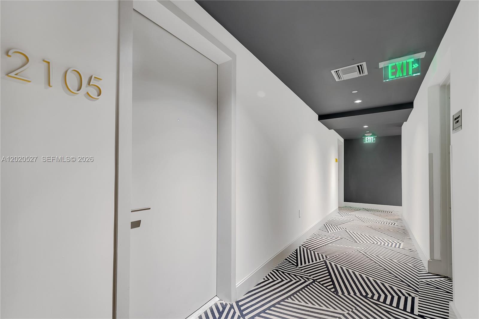 45 SW 9th St #2105, Miami FL 33130