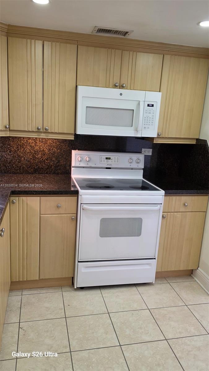 8107 SW 72nd Ave #423E, Miami FL 33143
