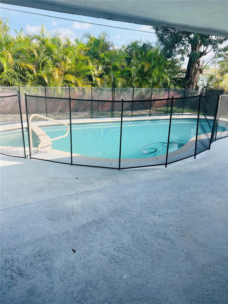 8401 NW 20th Ct, Sunrise FL 33322