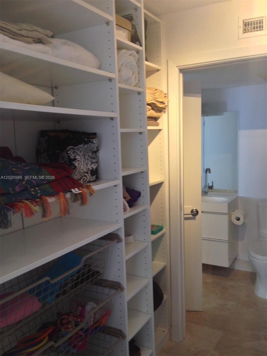 770 Claughton Island Dr #615, Miami FL 33131