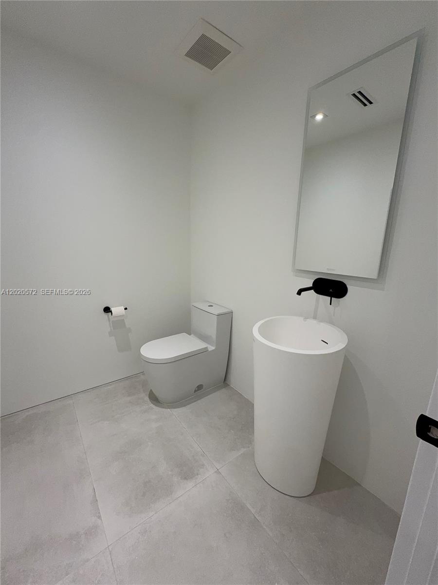 439 Hardee Rd, Coral Gables FL 33146