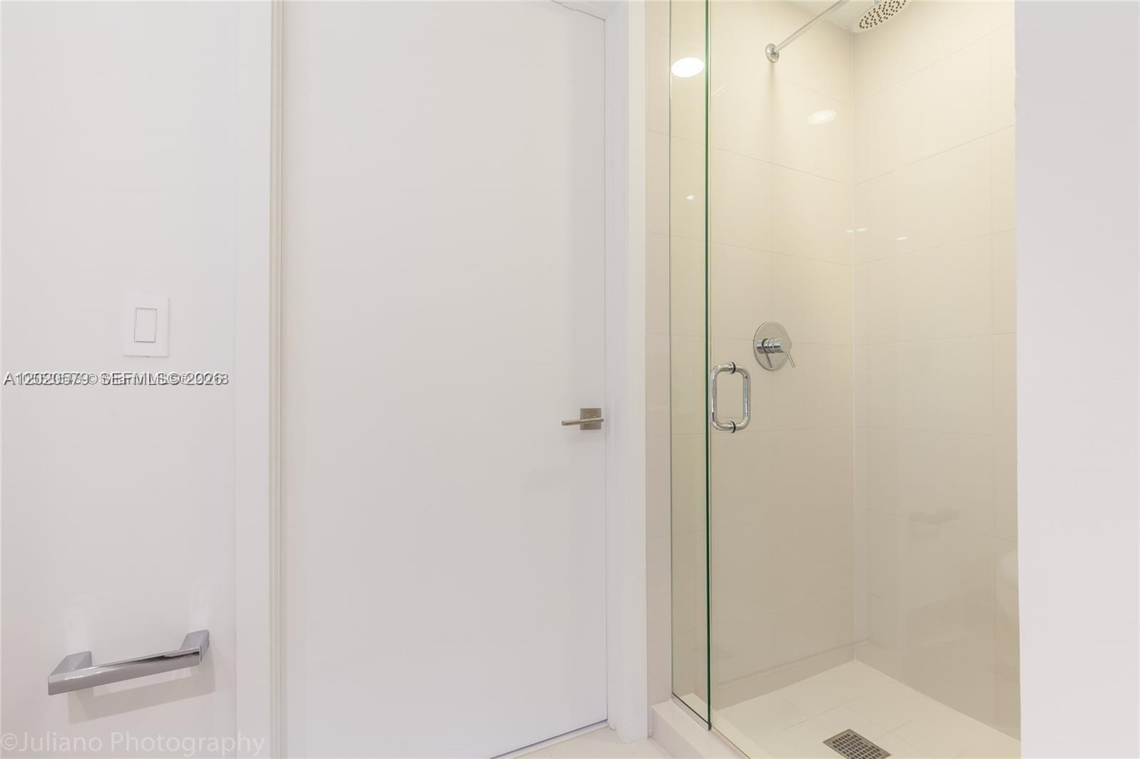 121 NE 34th St #1007, Miami FL 33137