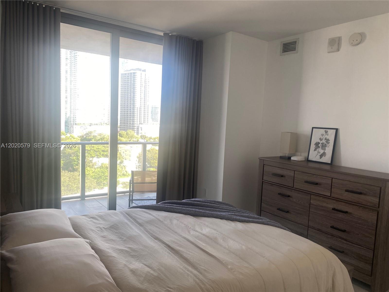 121 NE 34th St #1007, Miami FL 33137