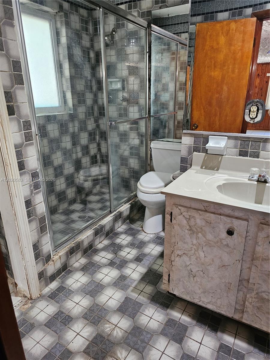 15851 NW 37th Ct, Miami Gardens FL 33054