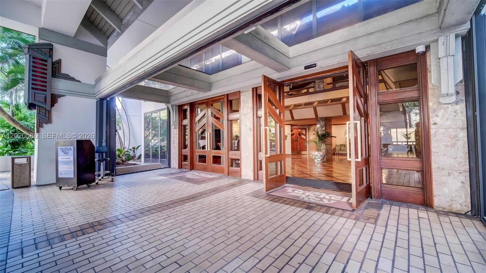 520 Brickell Key Dr #A914, Miami FL 33131