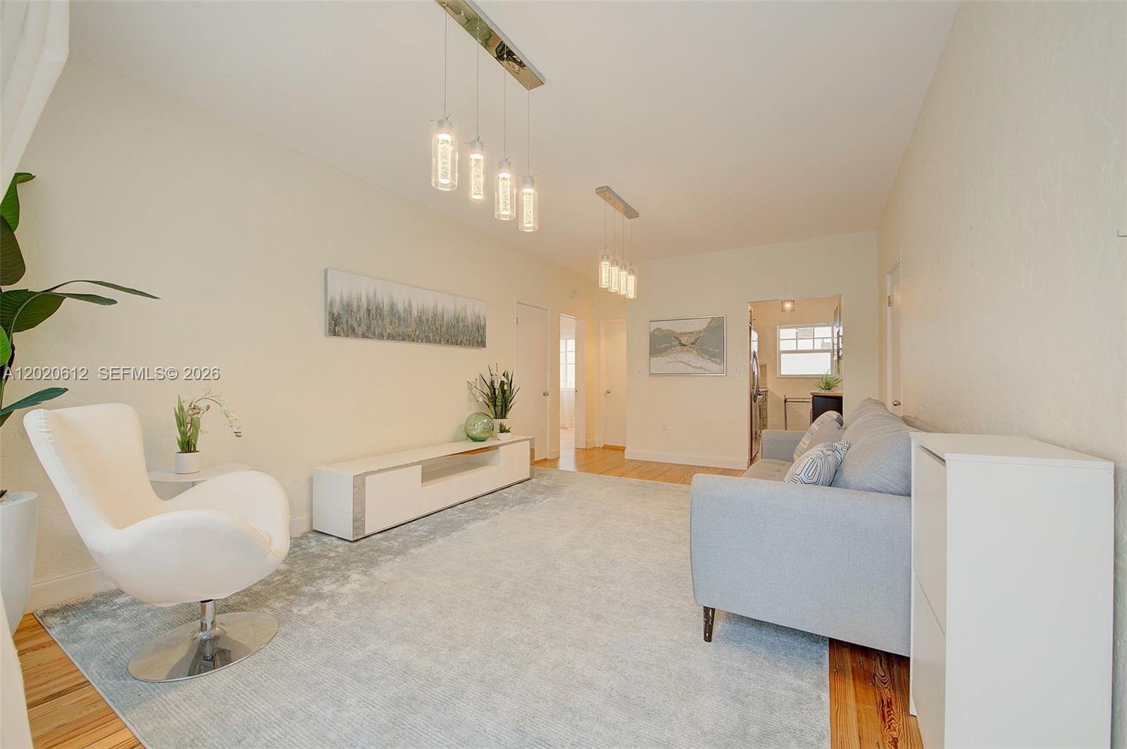 2463 Pine Tree Dr #3, Miami Beach FL 33140