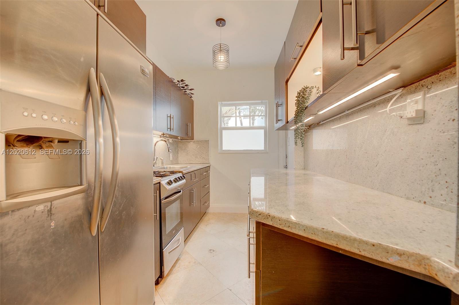 2463 Pine Tree Dr #3, Miami Beach FL 33140