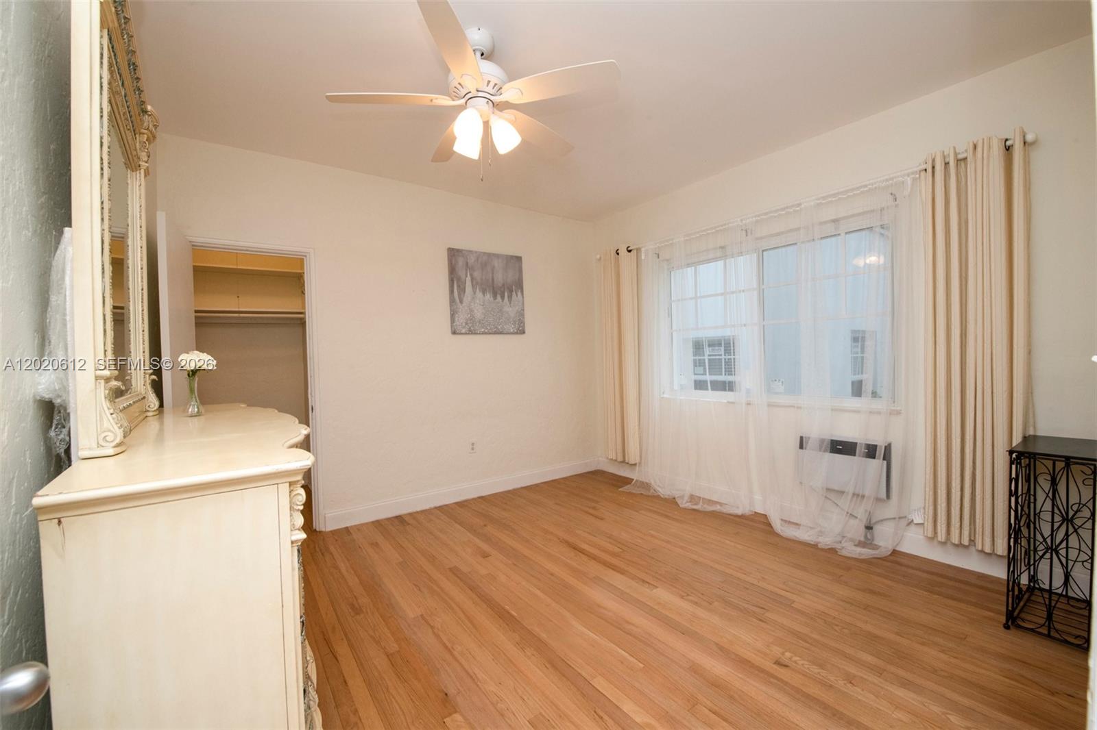 2463 Pine Tree Dr #3, Miami Beach FL 33140