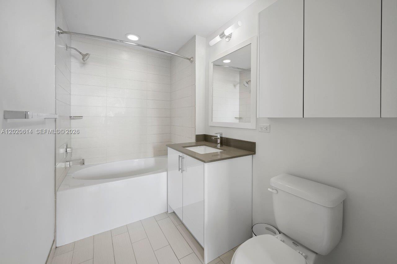 999 SW 1st Ave #2911, Miami FL 33130