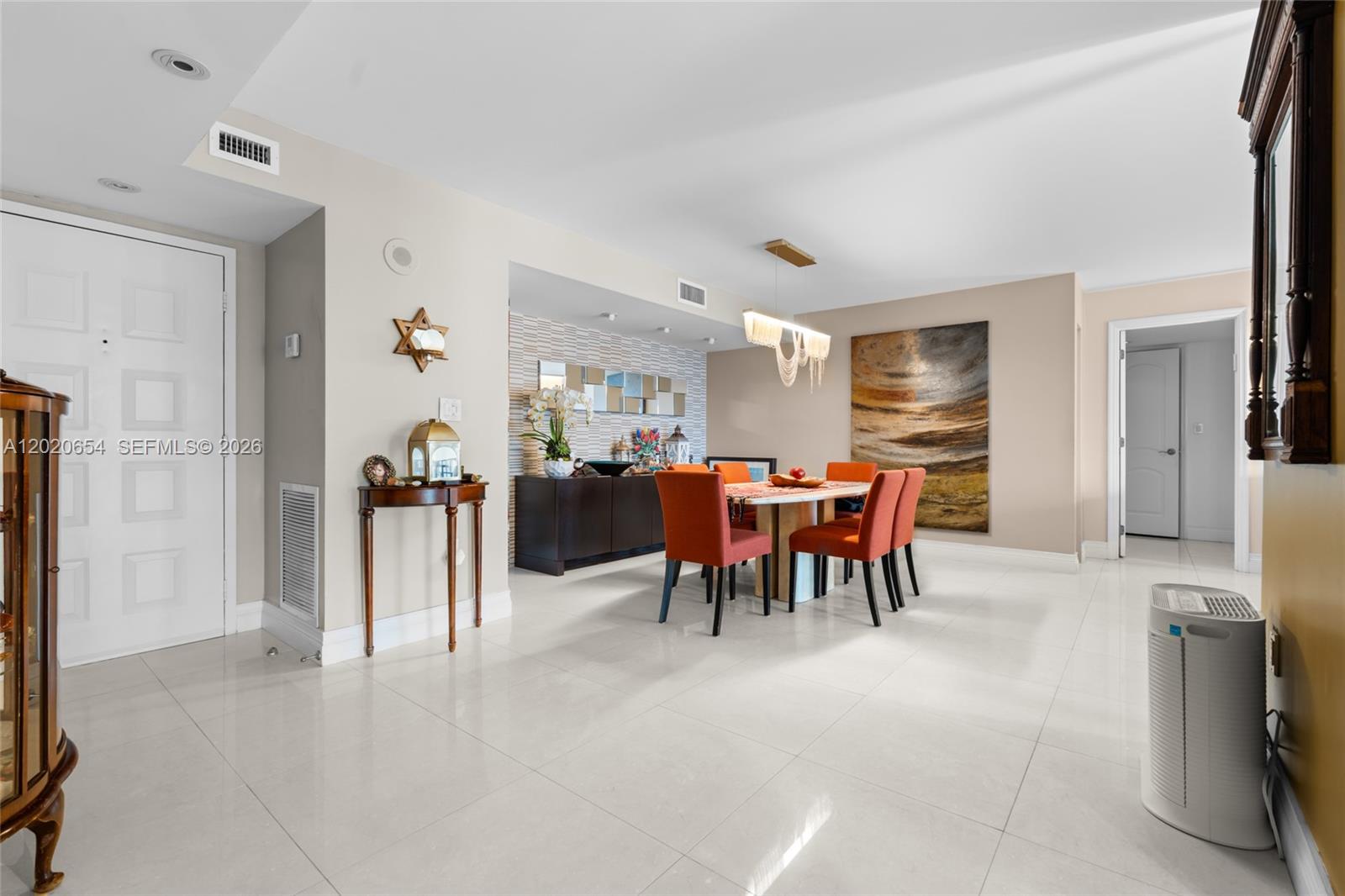 Hollywood FL 33019 - A12020654