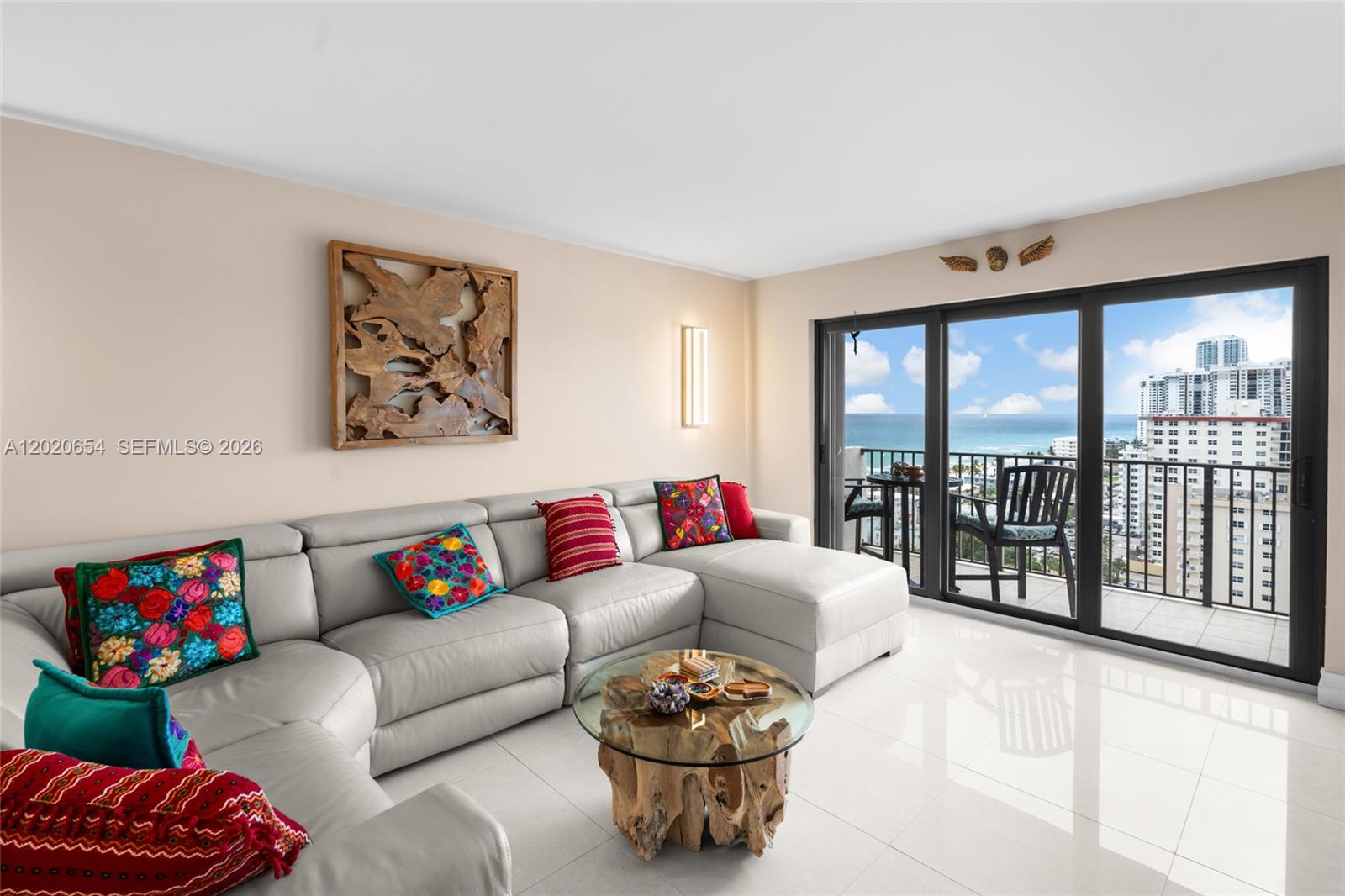Hollywood FL 33019 - A12020654