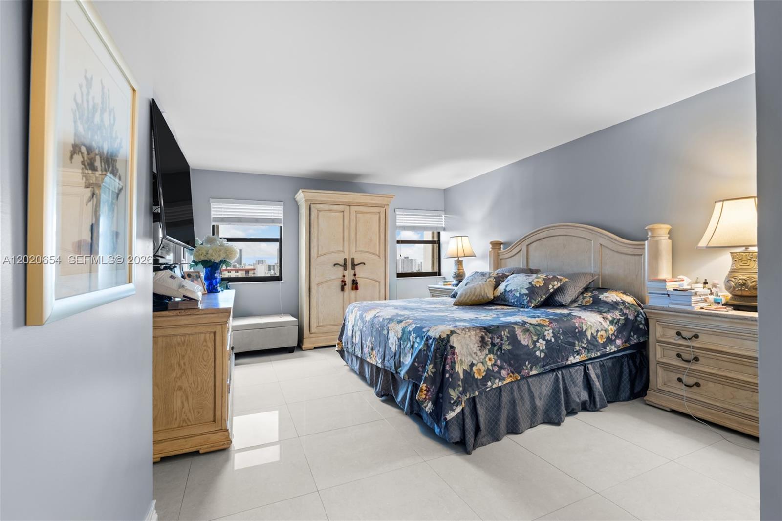 Hollywood FL 33019 - A12020654