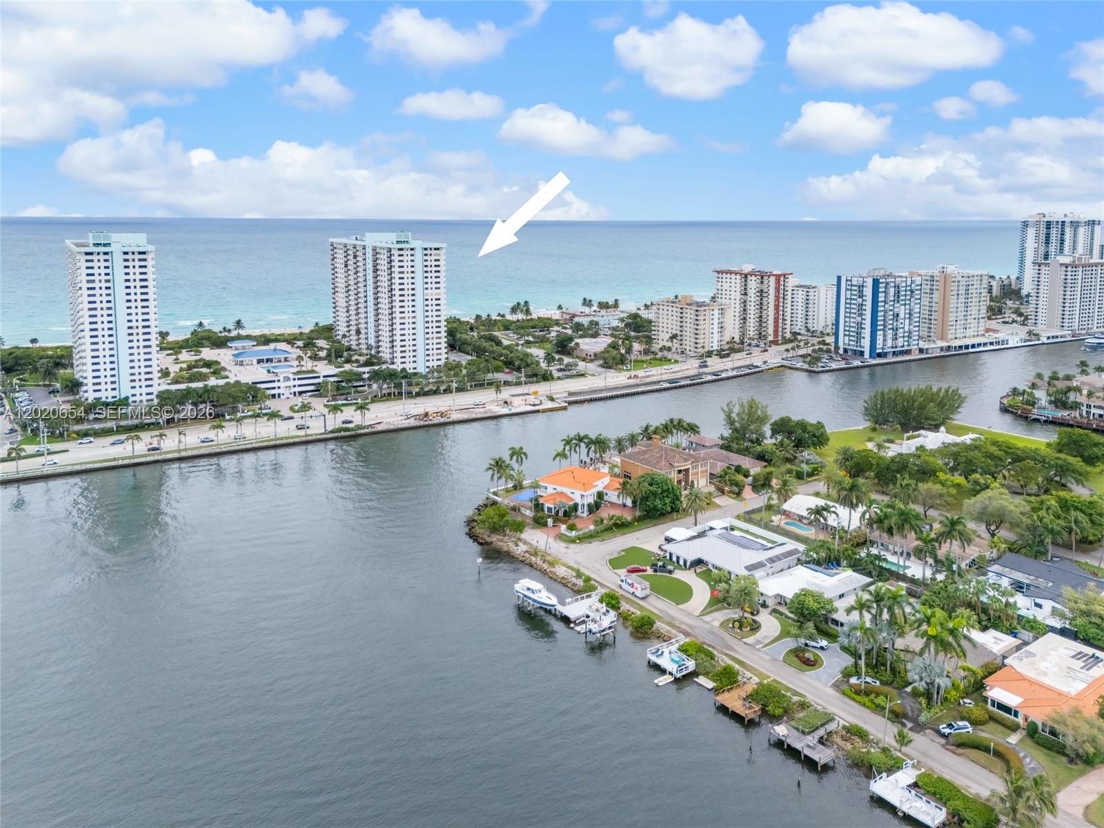 Hollywood FL 33019 - A12020654