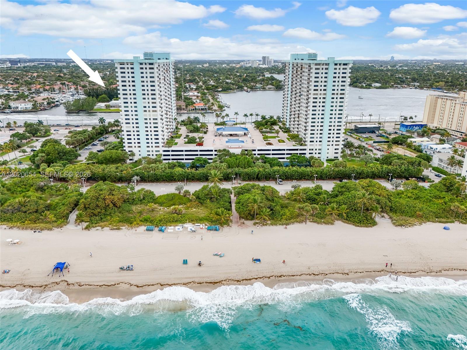 Hollywood FL 33019 - A12020654