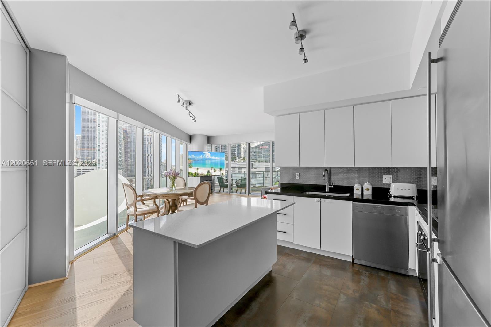 92 SW 3rd St #1201, Miami FL 33130