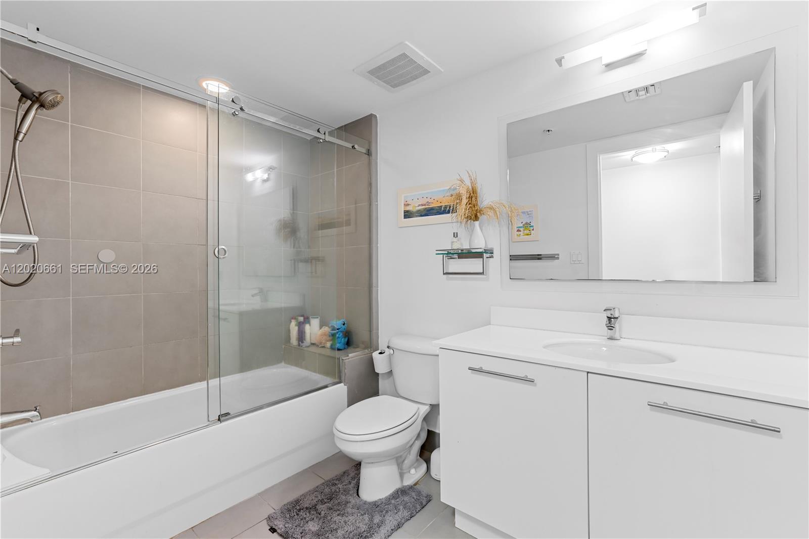 92 SW 3rd St #1201, Miami FL 33130