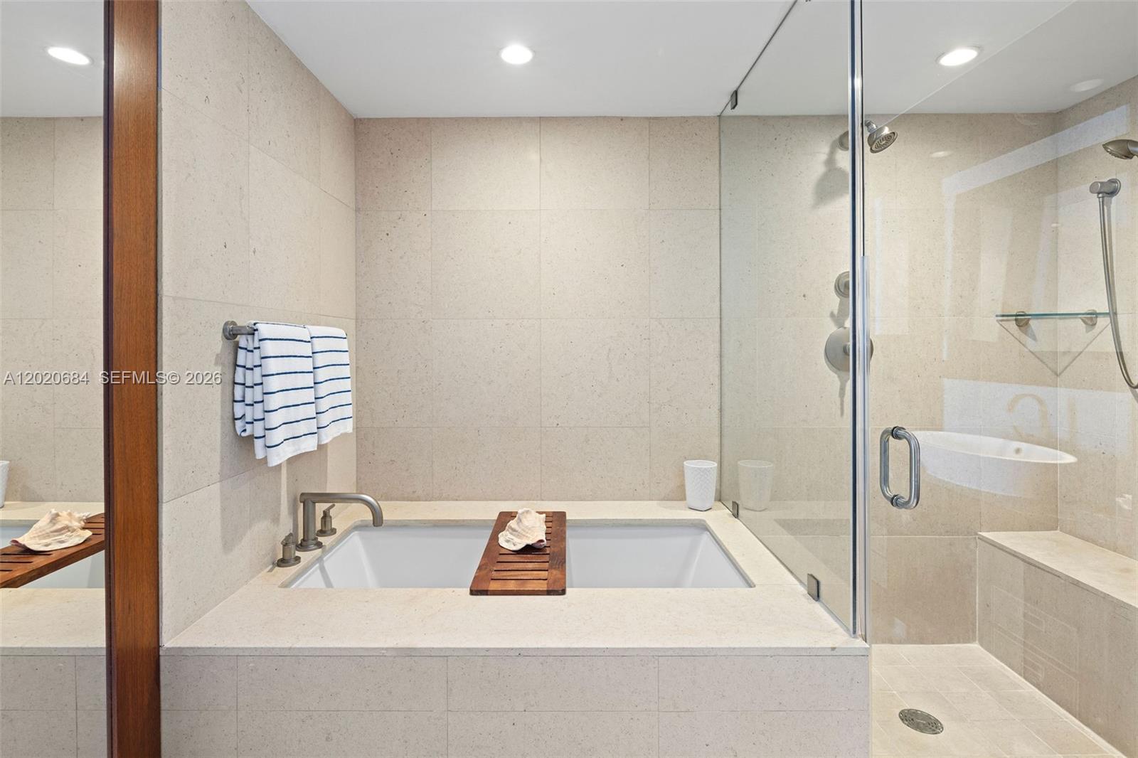 6801 Collins Ave #417, Miami Beach FL 33141