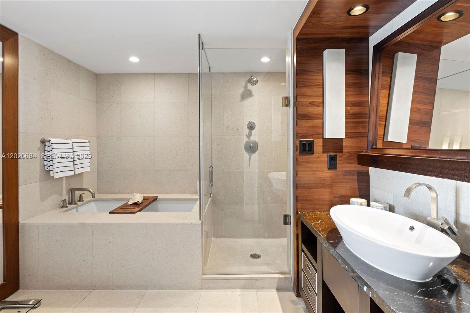6801 Collins Ave #417, Miami Beach FL 33141
