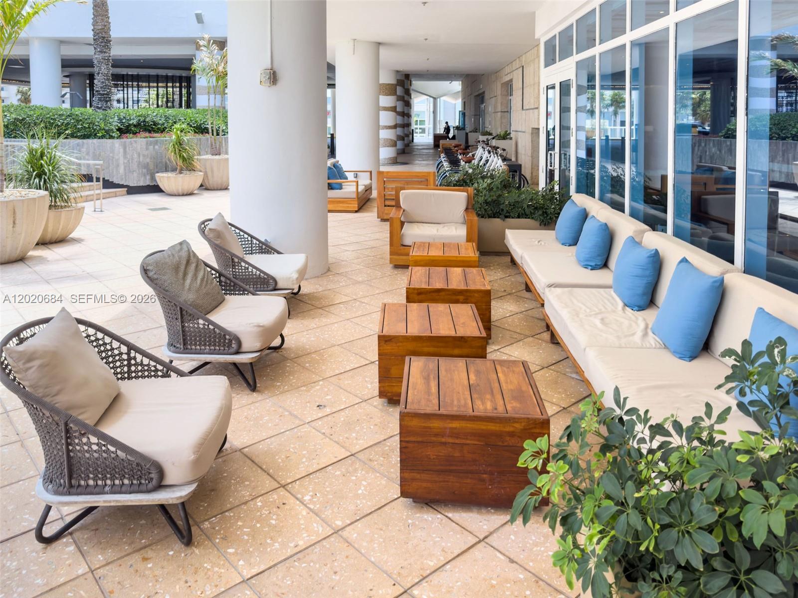6801 Collins Ave #417, Miami Beach FL 33141