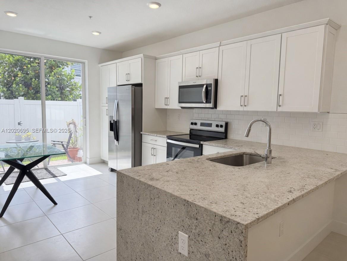 217 SW 170th Ave, Pembroke Pines FL 33027