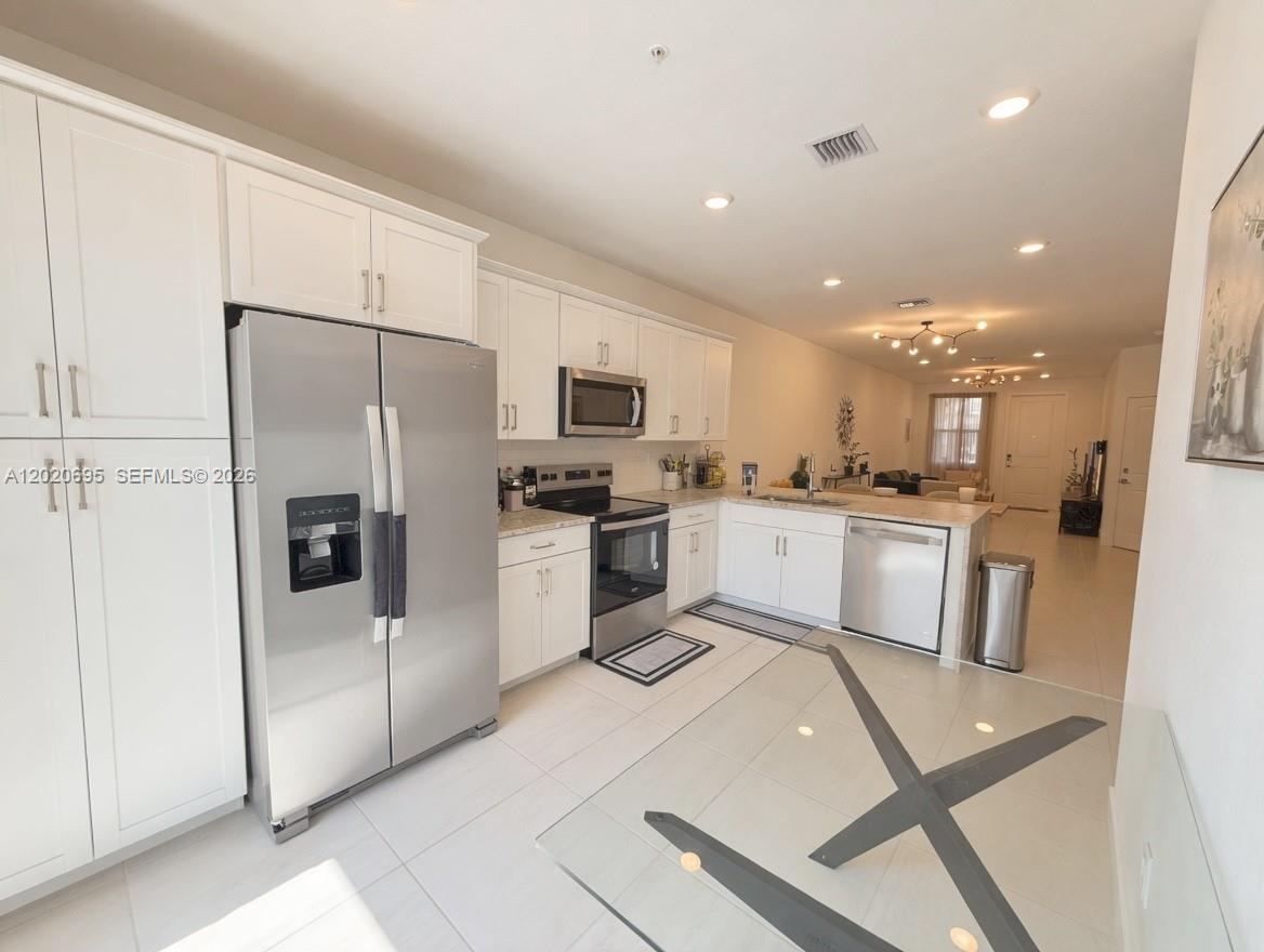217 SW 170th Ave, Pembroke Pines FL 33027