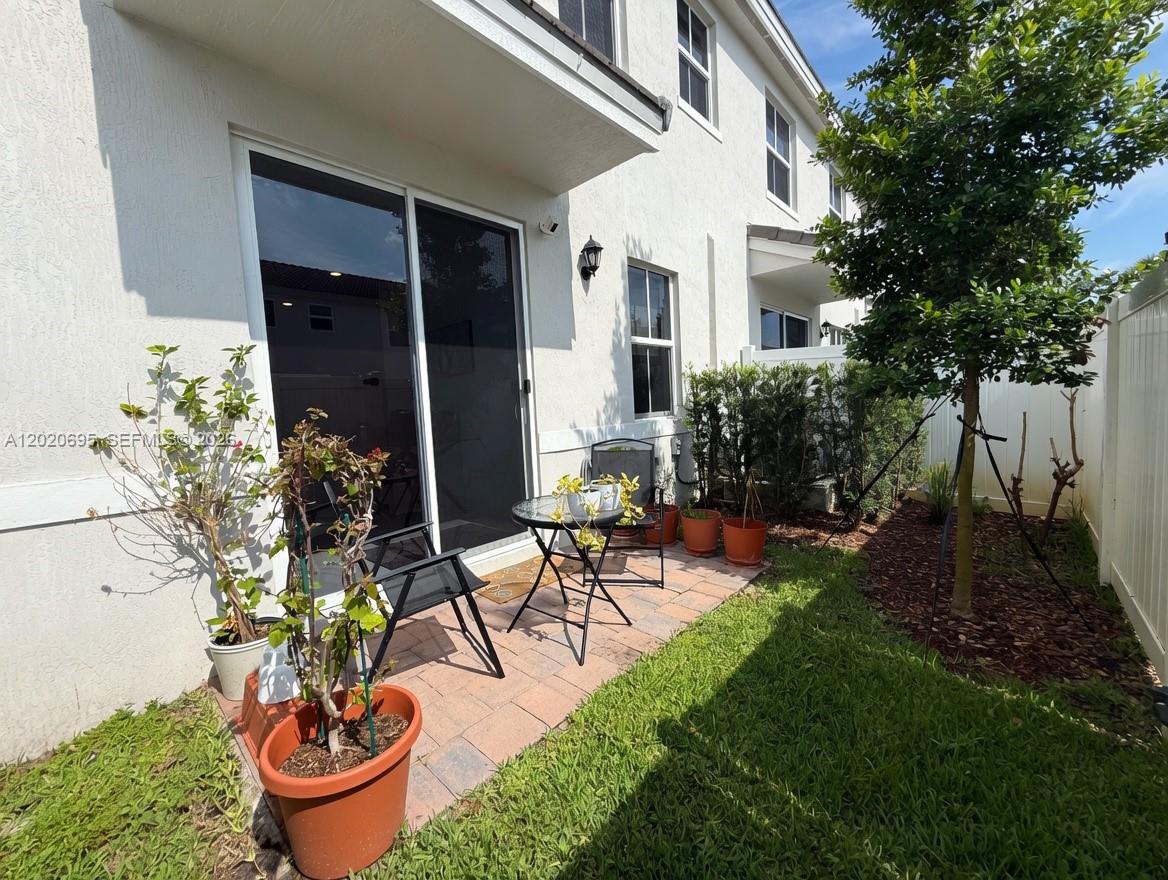 217 SW 170th Ave, Pembroke Pines FL 33027