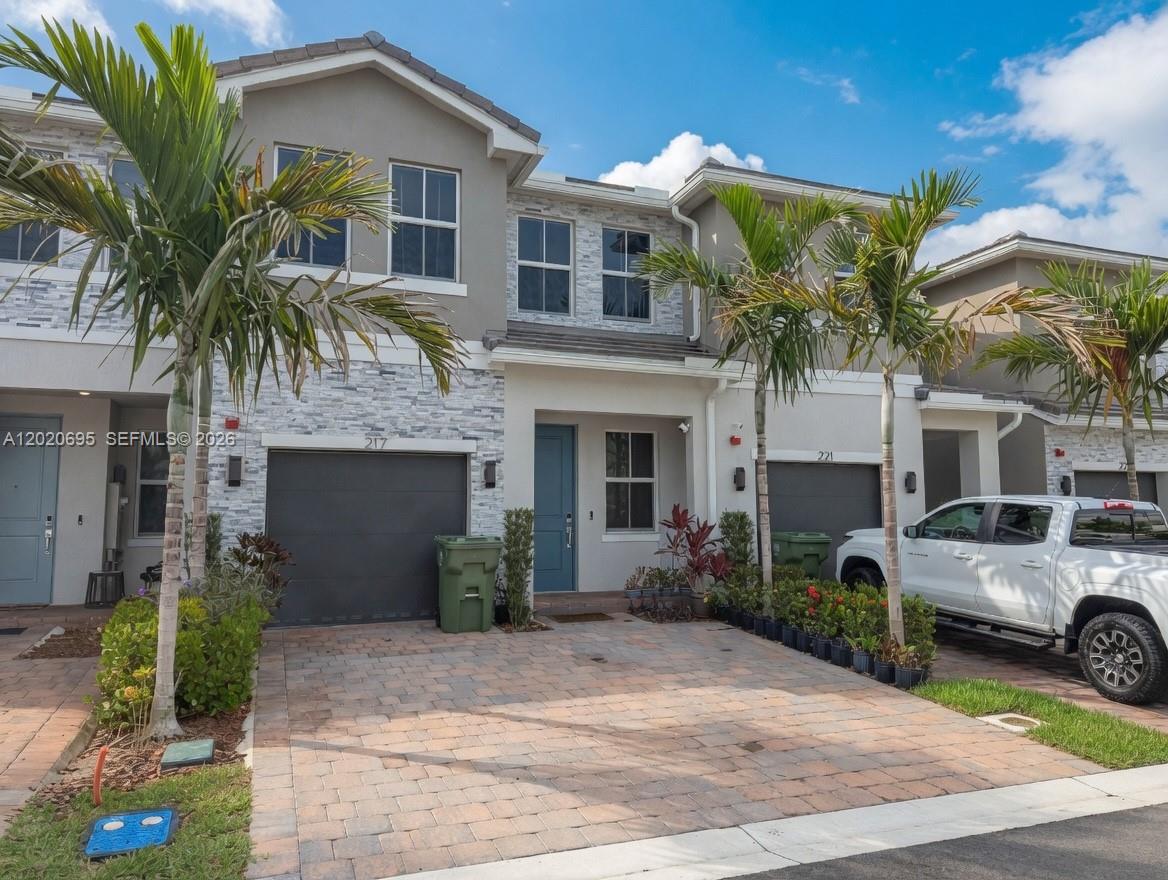 217 SW 170th Ave, Pembroke Pines FL 33027