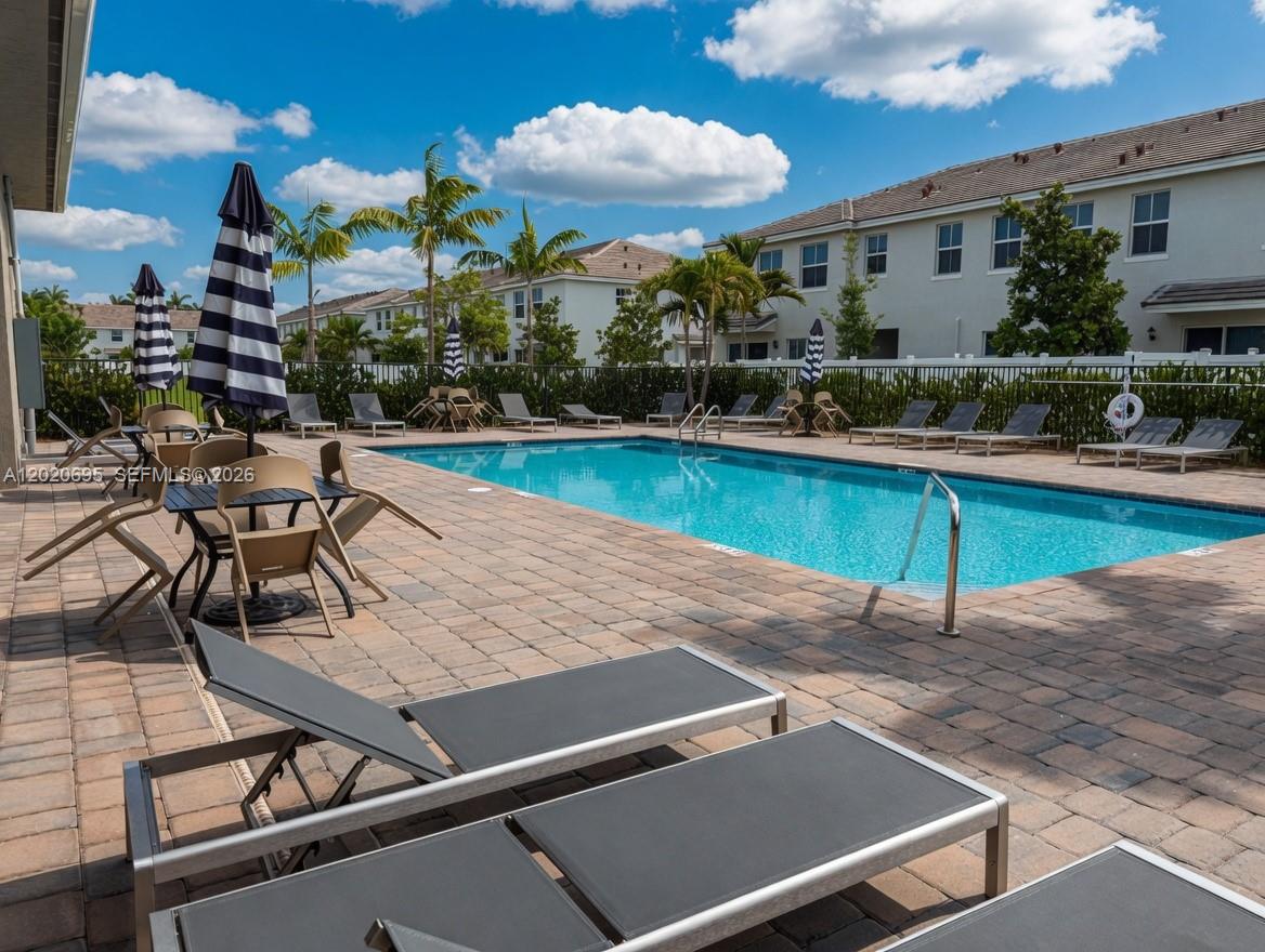 217 SW 170th Ave, Pembroke Pines FL 33027