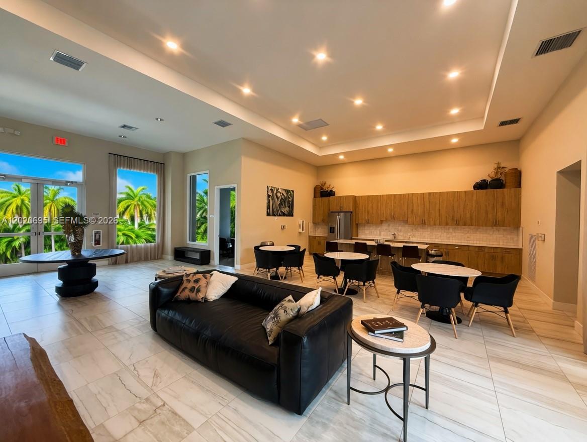 217 SW 170th Ave, Pembroke Pines FL 33027