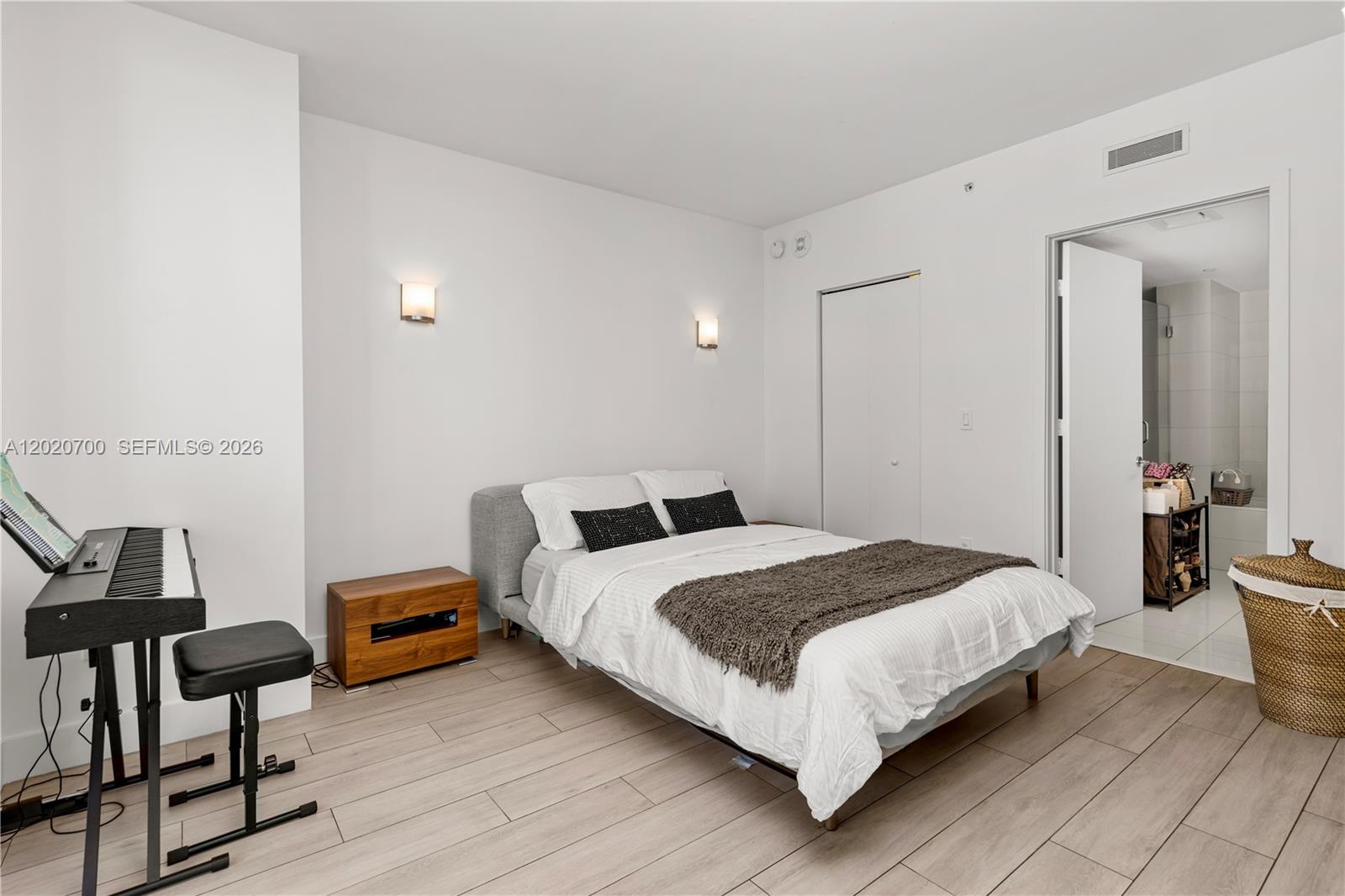 1300 S Miami Ave #1405, Miami FL 33130