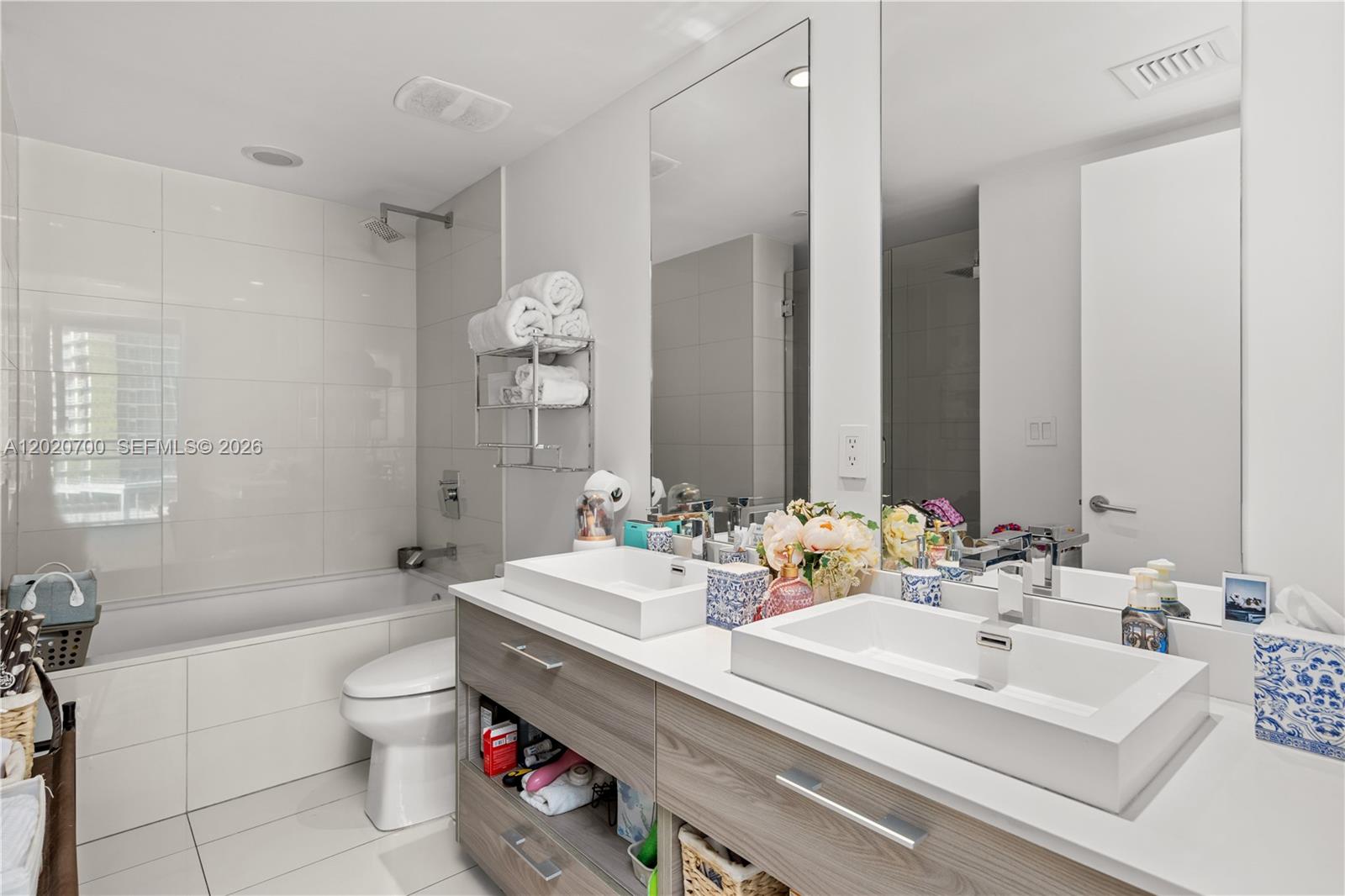 1300 S Miami Ave #1405, Miami FL 33130