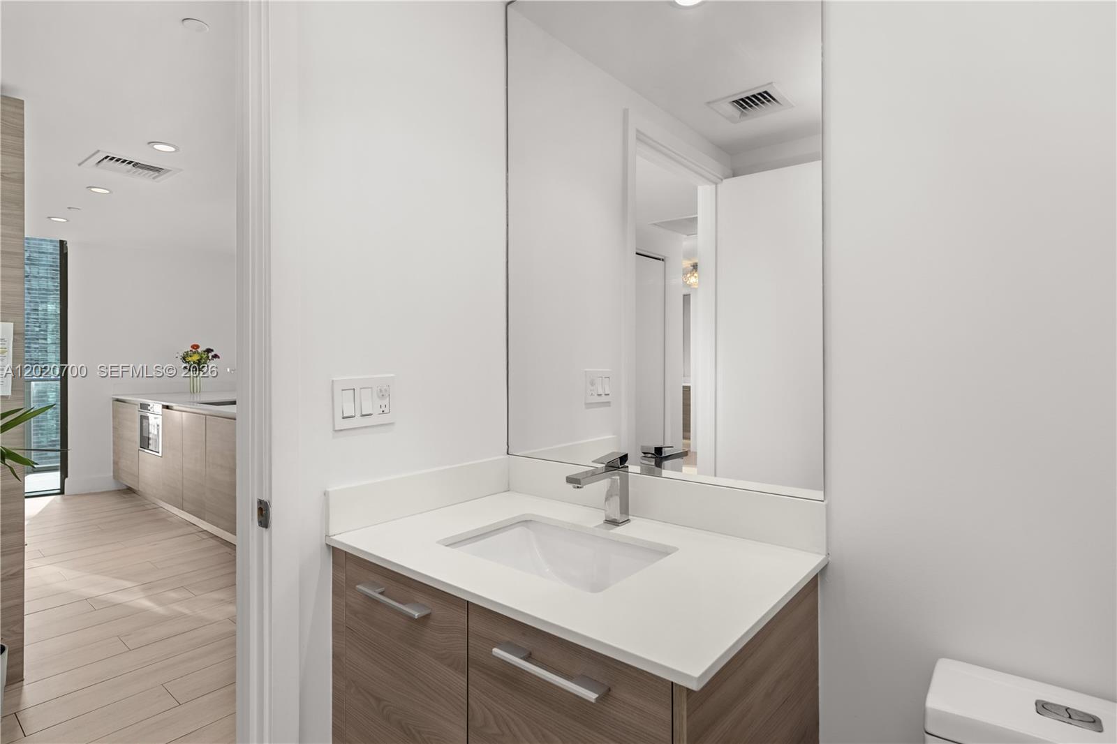 1300 S Miami Ave #1405, Miami FL 33130