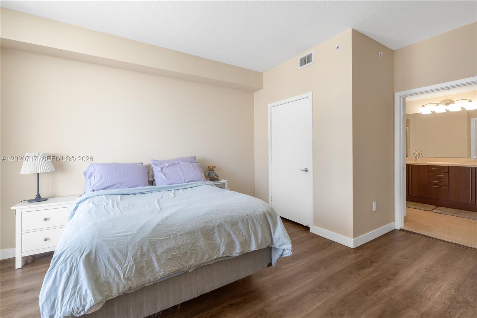 1111 SW 1st Ave #2723-N, Miami FL 33130