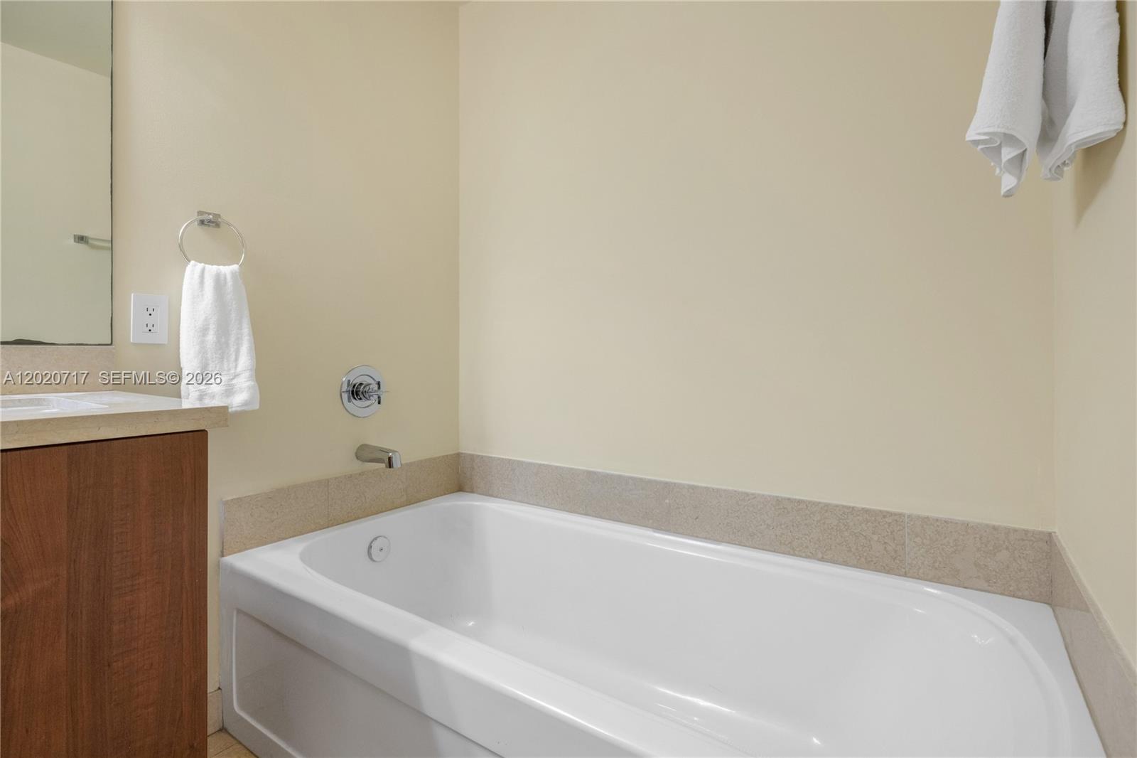 1111 SW 1st Ave #2723-N, Miami FL 33130