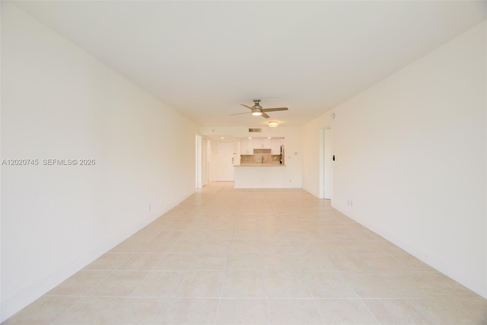 200 LAKEVIEW DR #211, Weston FL 33326