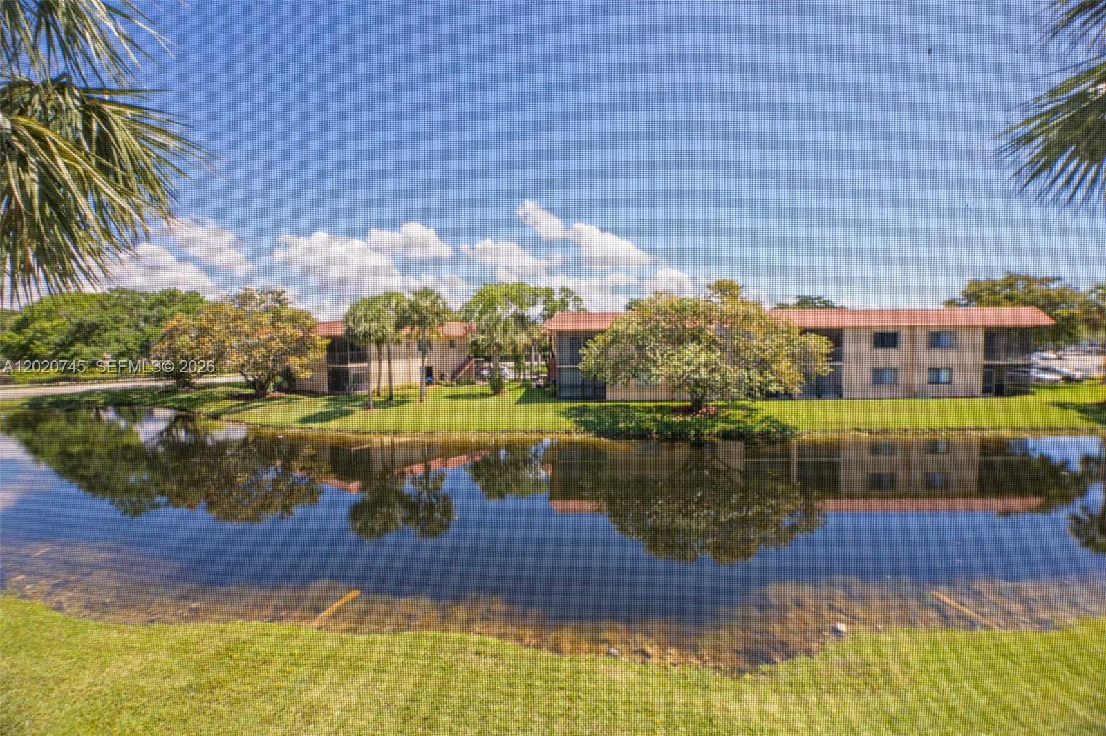 200 LAKEVIEW DR #211, Weston FL 33326