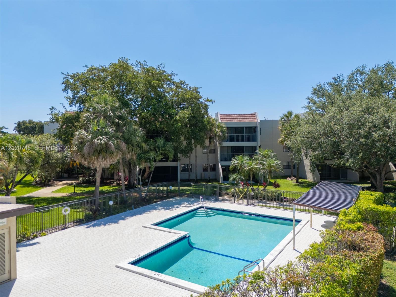 200 LAKEVIEW DR #211, Weston FL 33326