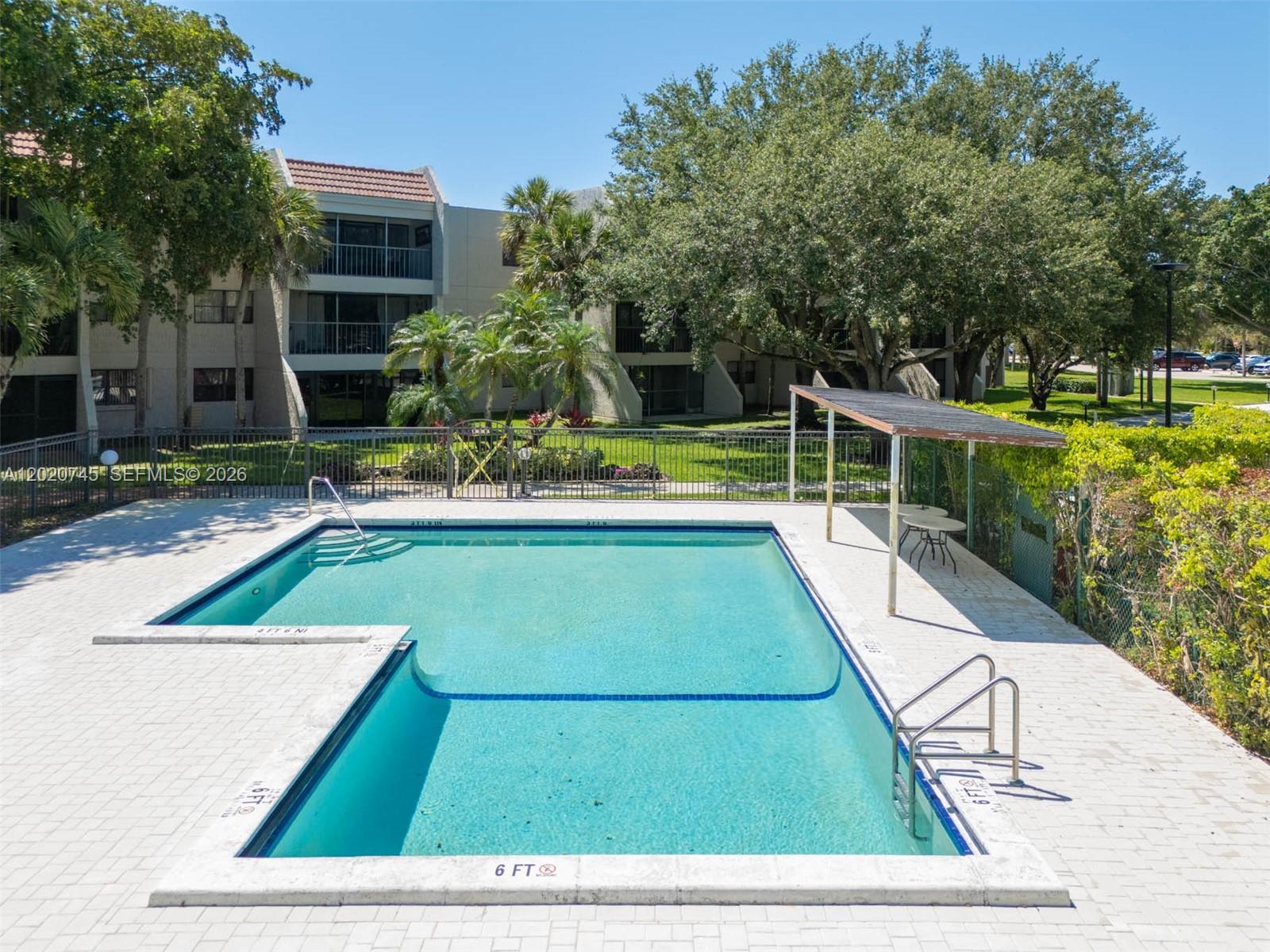 200 LAKEVIEW DR #211, Weston FL 33326