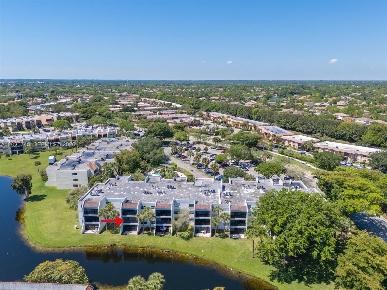 200 LAKEVIEW DR #211, Weston FL 33326