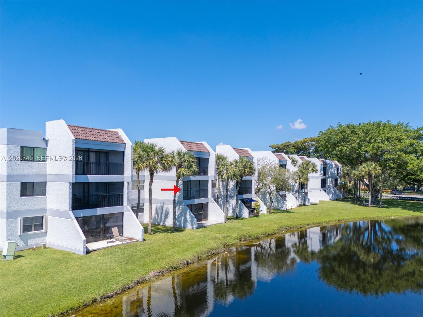 200 LAKEVIEW DR #211, Weston FL 33326