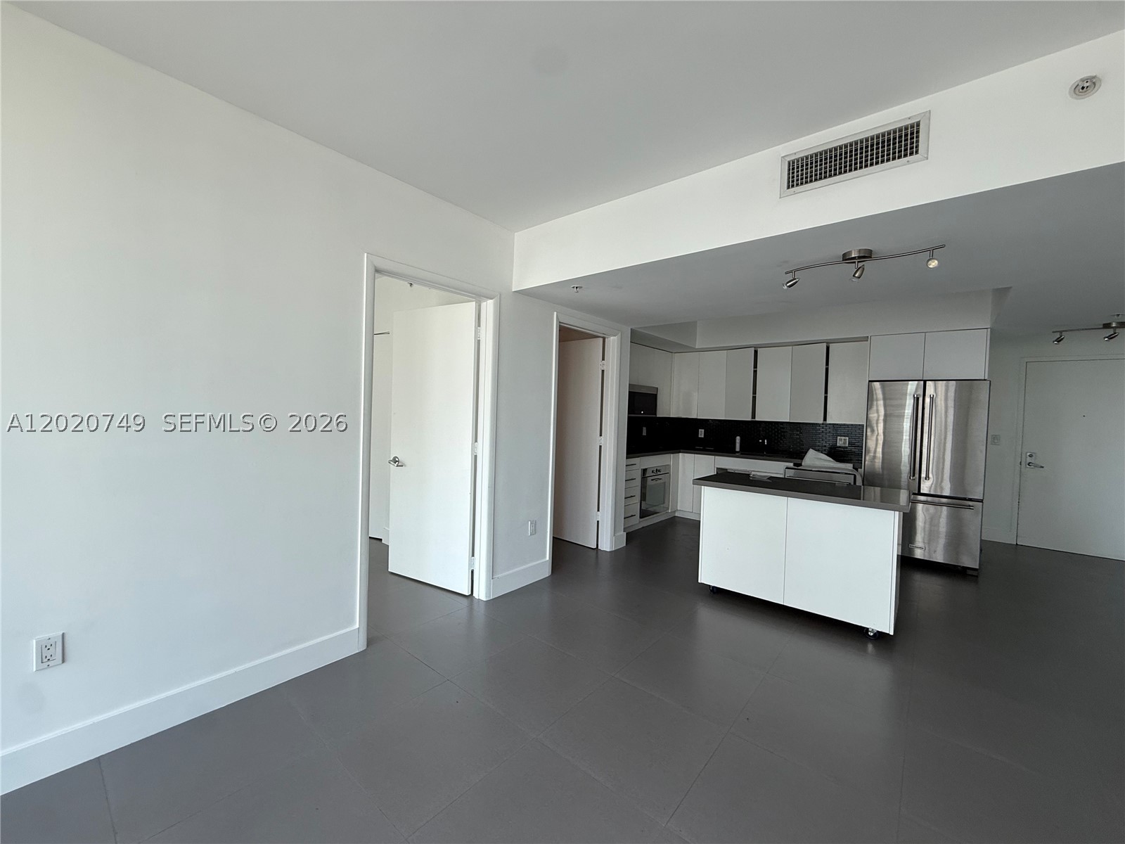 92 SW 3rd St #1804, Miami FL 33130