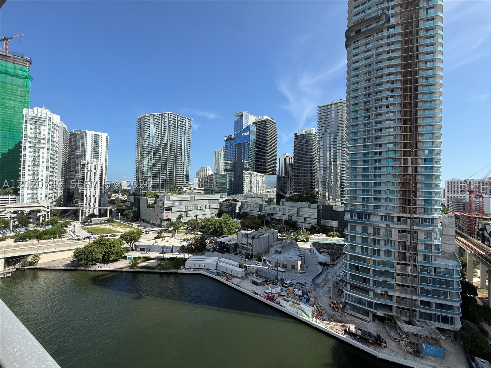 92 SW 3rd St #1804, Miami FL 33130