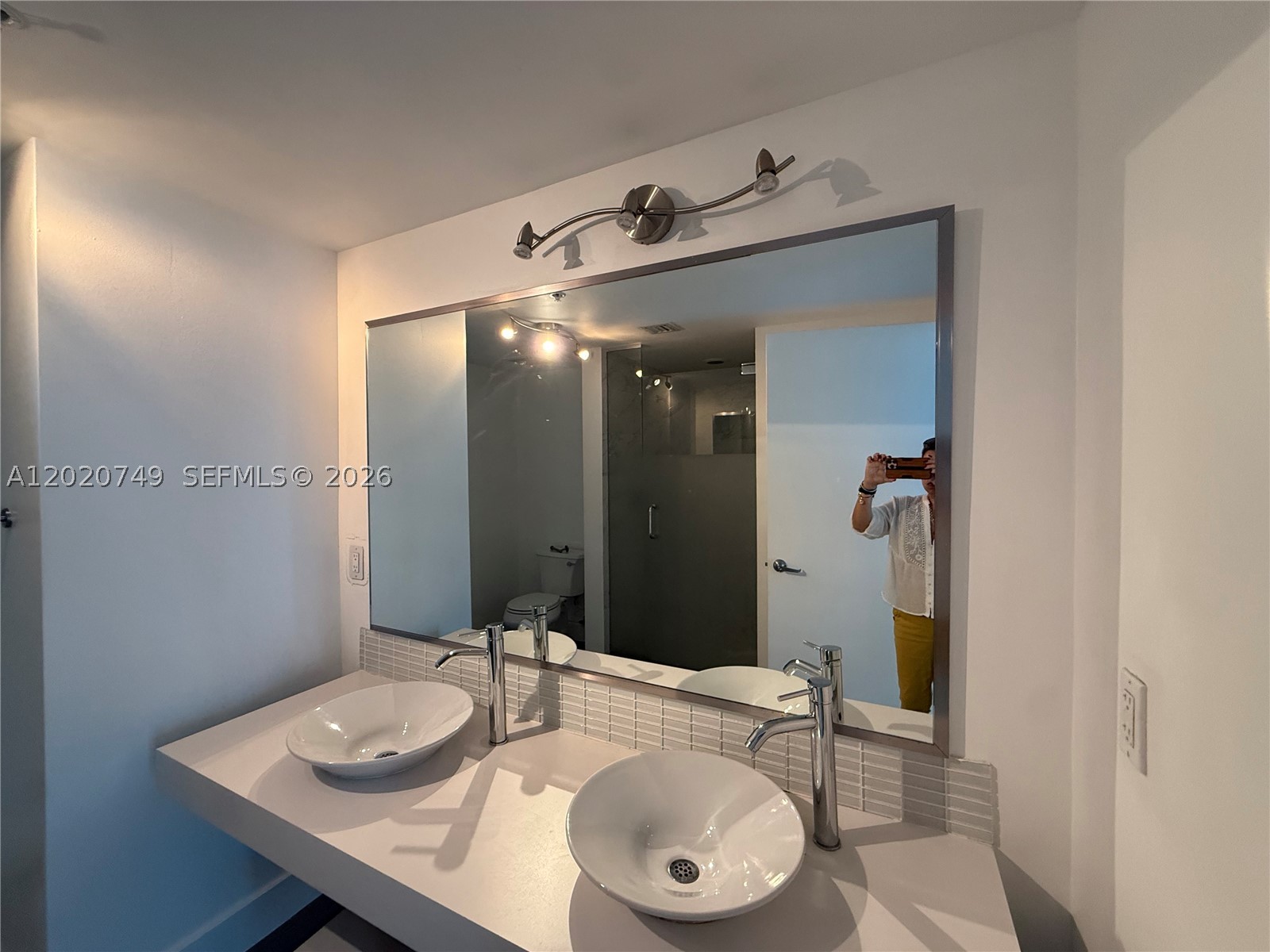 92 SW 3rd St #1804, Miami FL 33130