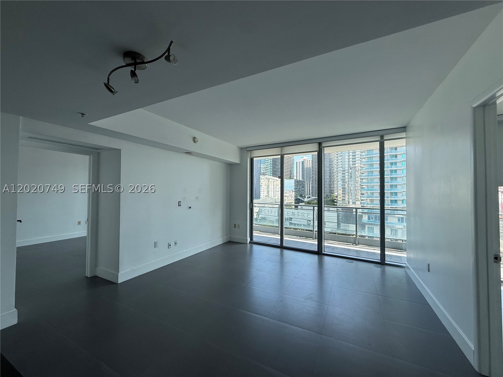 92 SW 3rd St #1804, Miami FL 33130