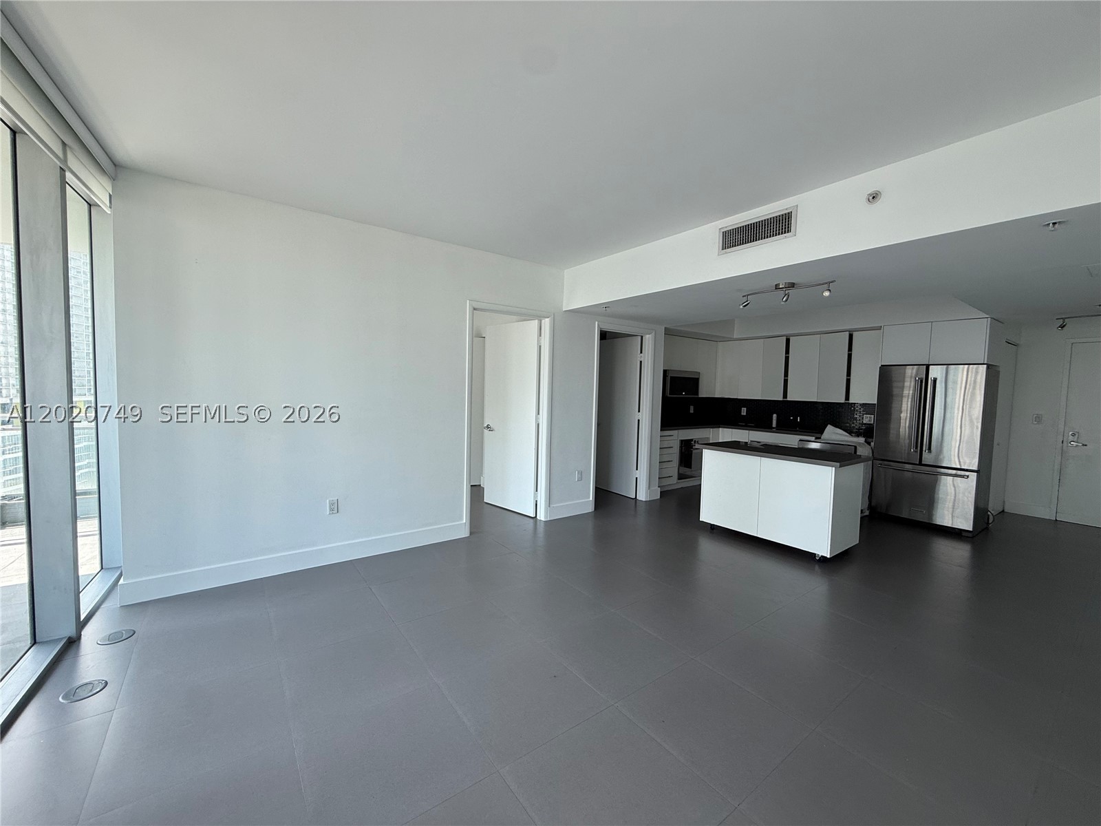 92 SW 3rd St #1804, Miami FL 33130